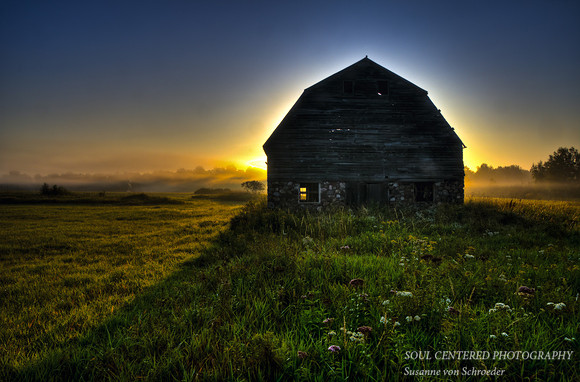 Barn on H, sunrise 1