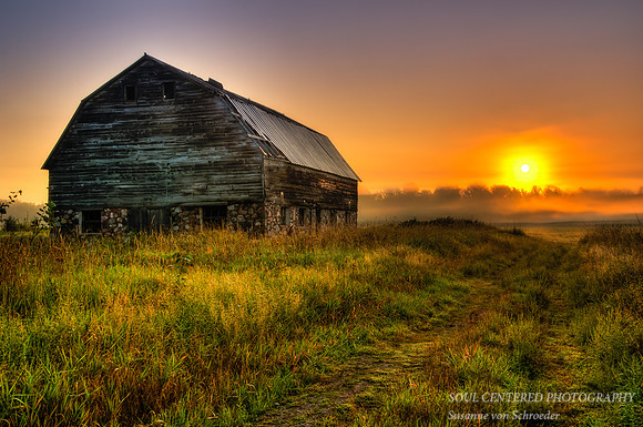 Barn on H, sunrise 2