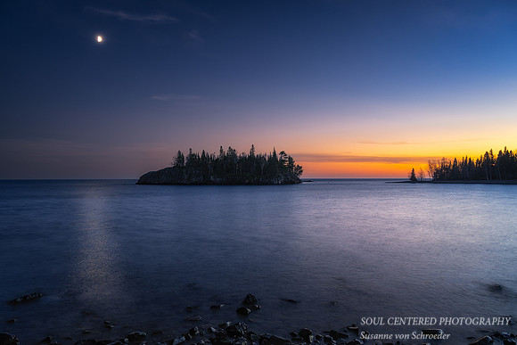 Ellingsen Island, blue Hour with moon, Nov. '22