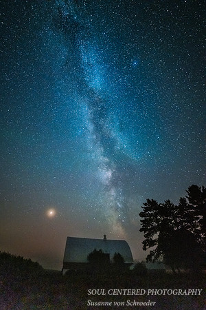 Milky Way & Mars with barn