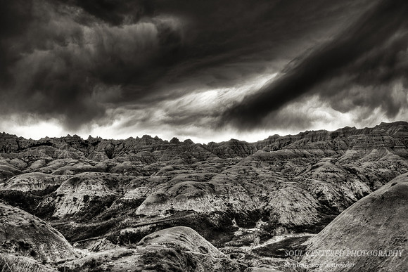 Badlands clouds, bw