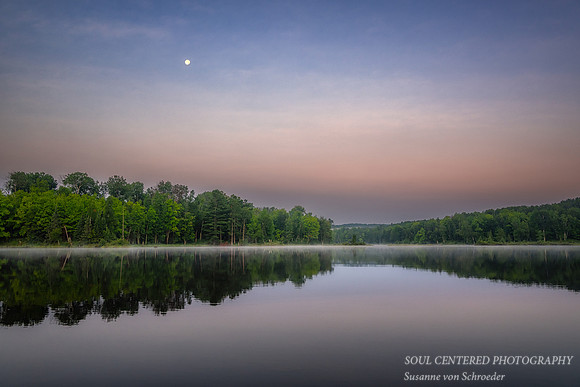 Setting moon at dawn, Aug. '25