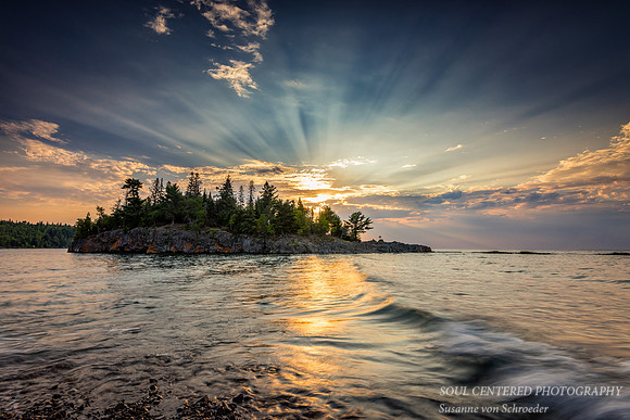 Sun rays at Split Rock lighthouse 3