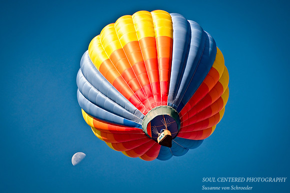 Moon with balloon