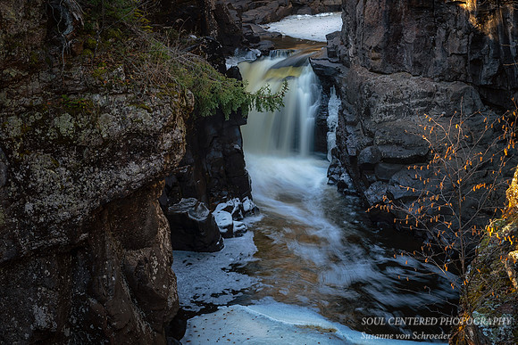 Temperance River gorge with early ice 1
