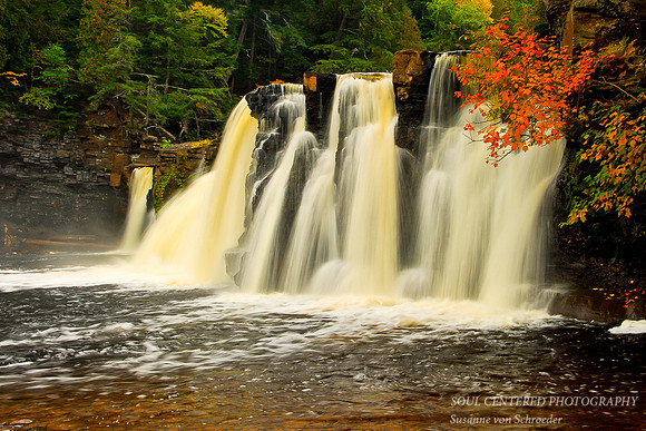Manabezho Falls, close