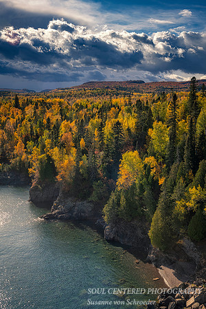 Autumn scene at Tettegouche State park 6