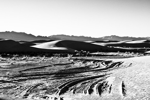 San Andres Mts. w. ripples, bw