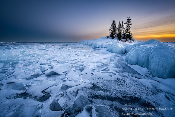 Blue Hour at the "Tombolo" with ice shards, March '22 2