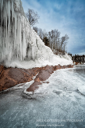 Moody Lake Superior winter sene, Tettegouche State park 2